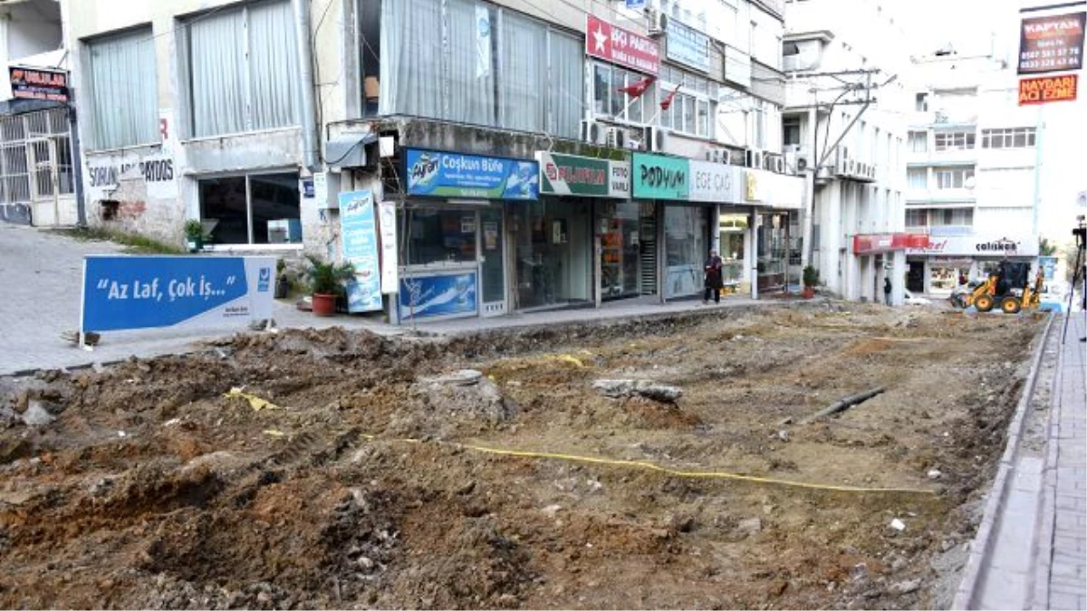 Aliağa\'da İzmir Caddesi Kabuk Değiştiriyor