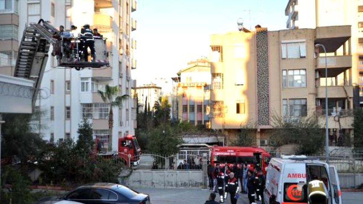 Ampül Takarken Terasa Düşüp Yaralandı