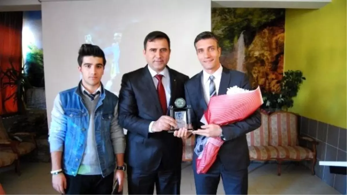 Hakem Özgür Yankaya Tekirdağ\'da Öğrencilerle Buluştu