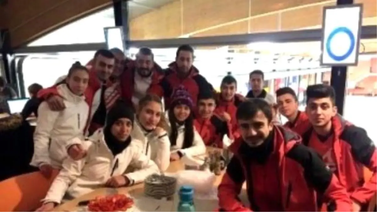 Kadın ve Erkek 21 Yaş Altı Curling Milli Takımları Yarı Finalde