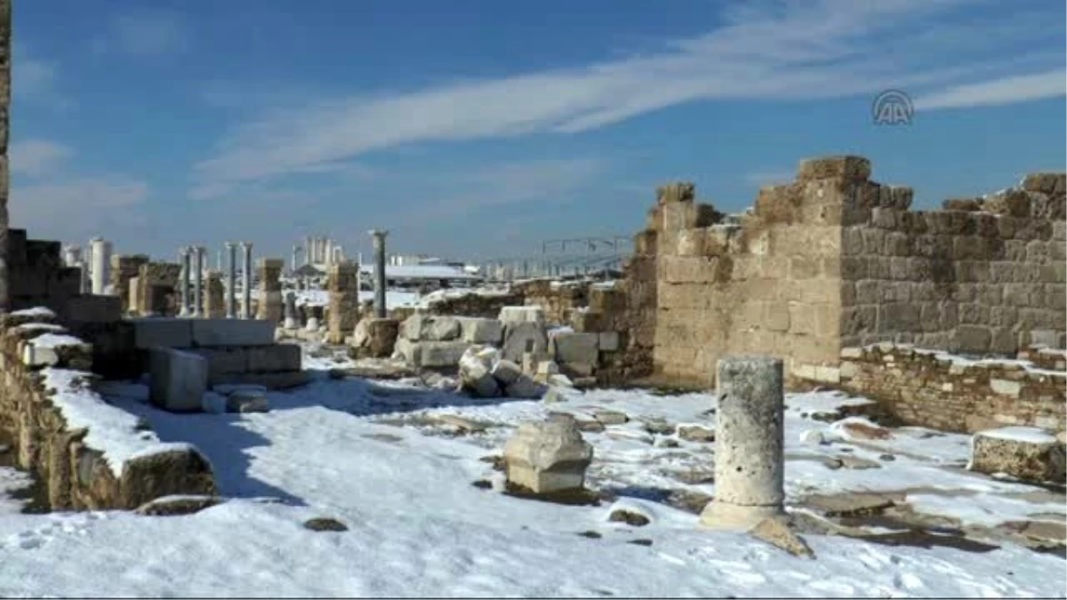 Laodikya\'daki Restorasyon ve Kazılar