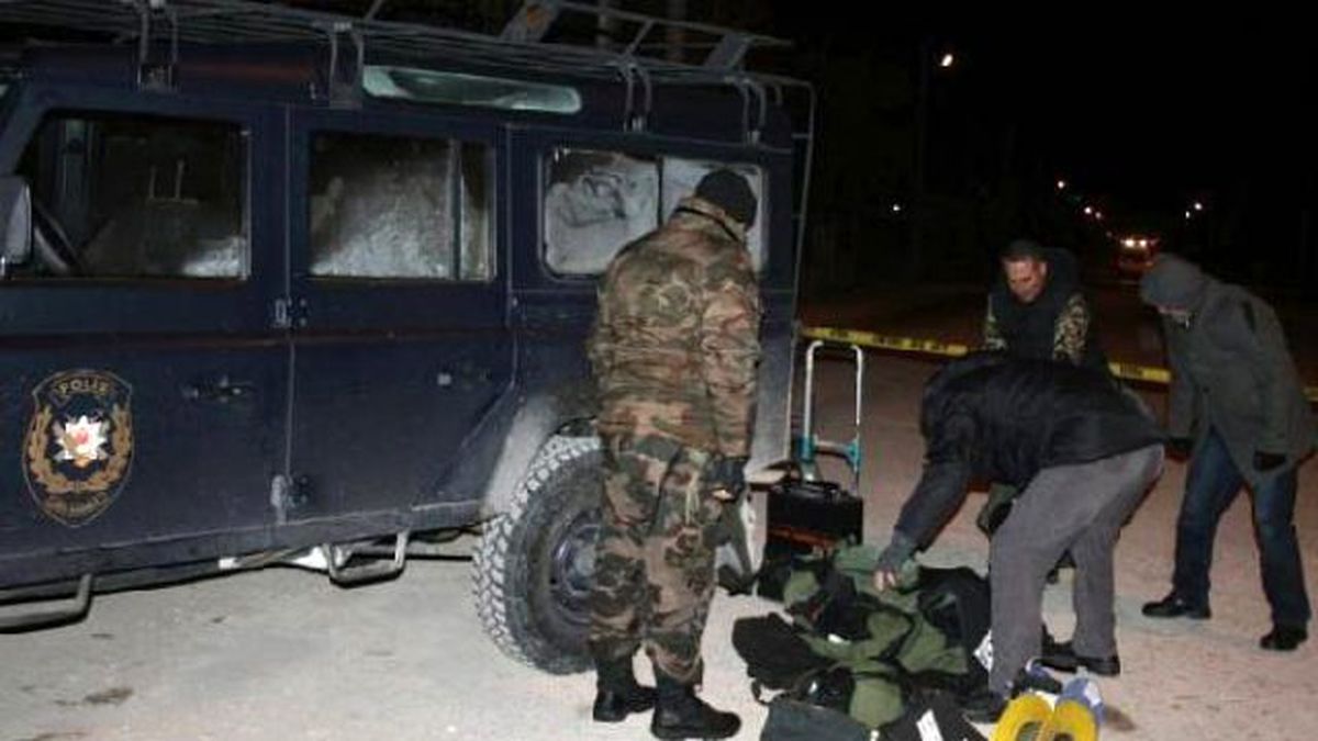 Lise Önüne Bırakılan Çanta Tedirgin Etti