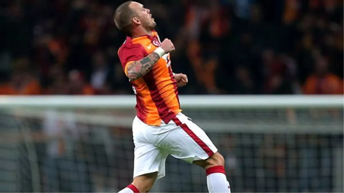 Sneijder, Galatasaray\'da Kalıyor