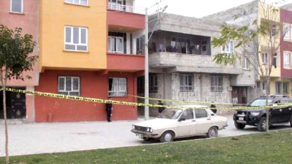 Şanlıurfa\'da Yolda Yürüyen 2 Kardeş Tabancayla Vuruldu