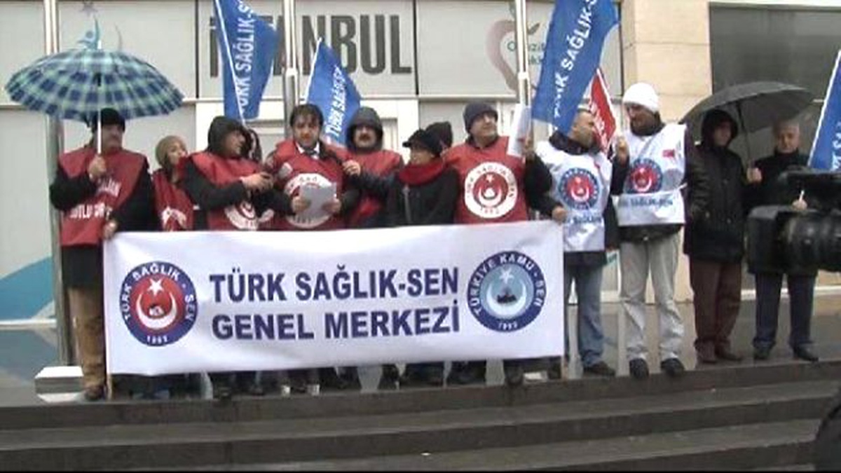 Aile Hekimlerinden "Cumartesi Nöbeti" Protestosu