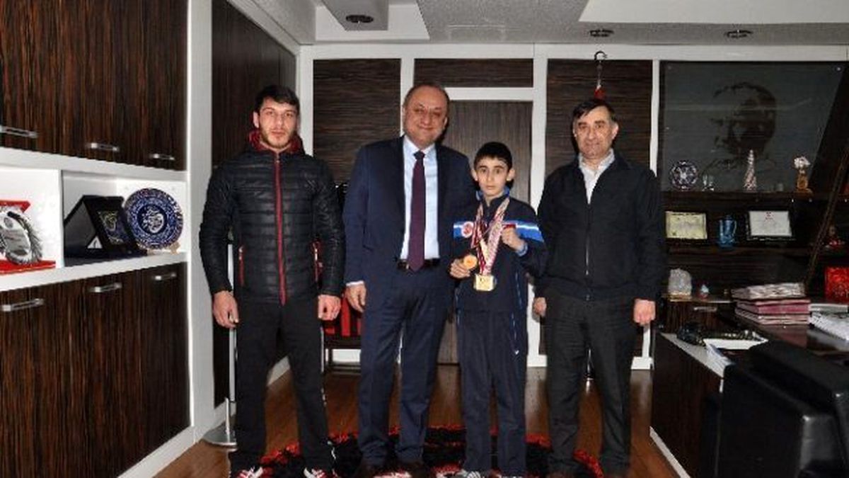 Balkan Üçüncüsü Sporcudan, Başkan Babaş\'a Ziyaret