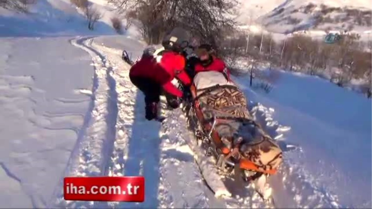 Bingöl\'de Hastalar Kar Motoru ile Kurtarılıyor