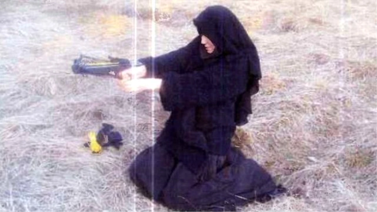 Fransa\'da Polis, Kadın Terörist Hayat Boumeddiene\'yi Arıyor
