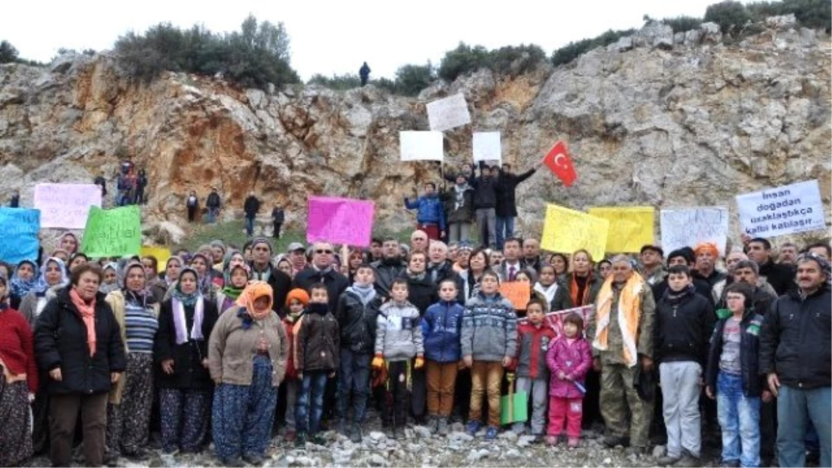 Köylülerin Taş Ocağı Protestosuna CHP\'li Vekillerinden Destek