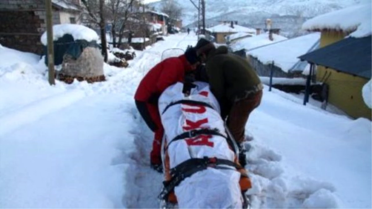 Bingöl\'de Hastalar Kar Motoru ile Kurtarılıyor