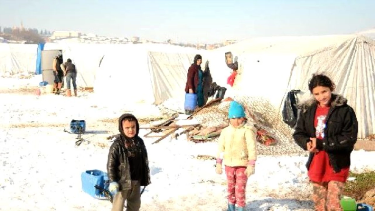 Suriyeli Sığınmacıları Soğuktan Koruyan Destek