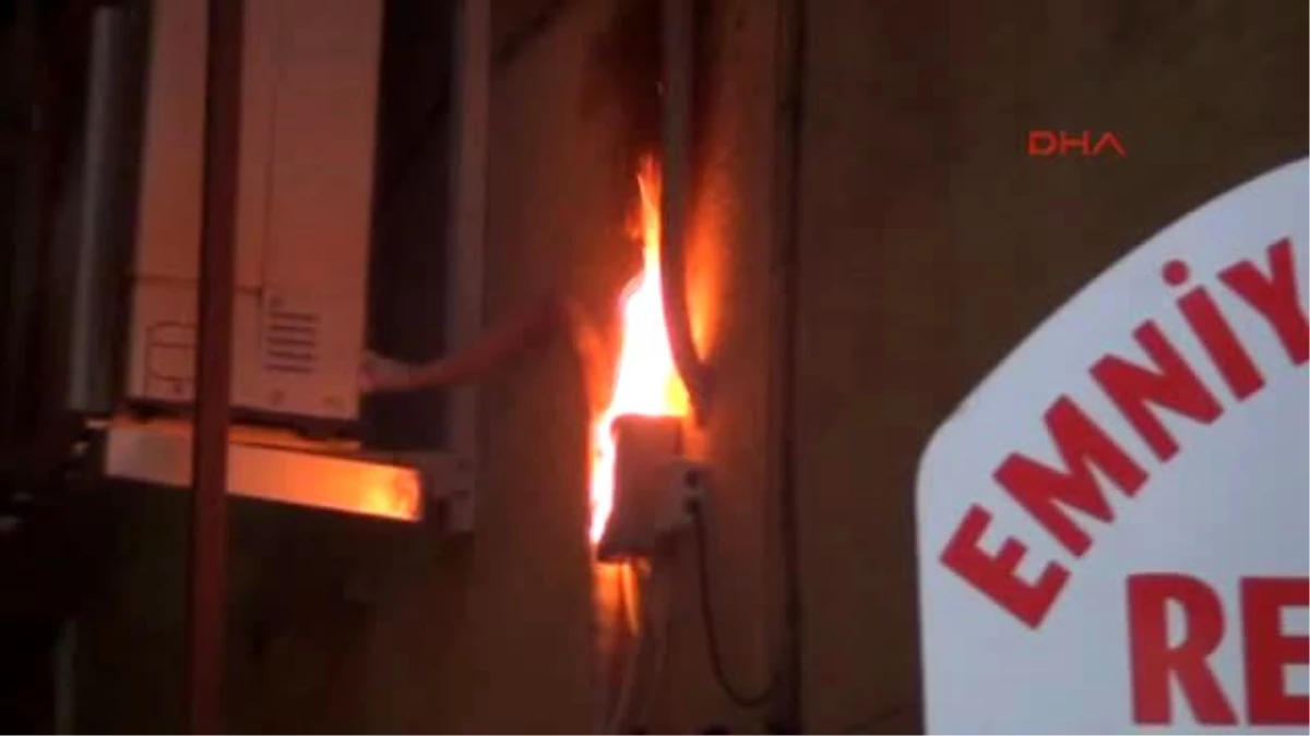 Ereğli\'de Elektrik Panelindeki Yangını Vatandaşlar Söndürdü