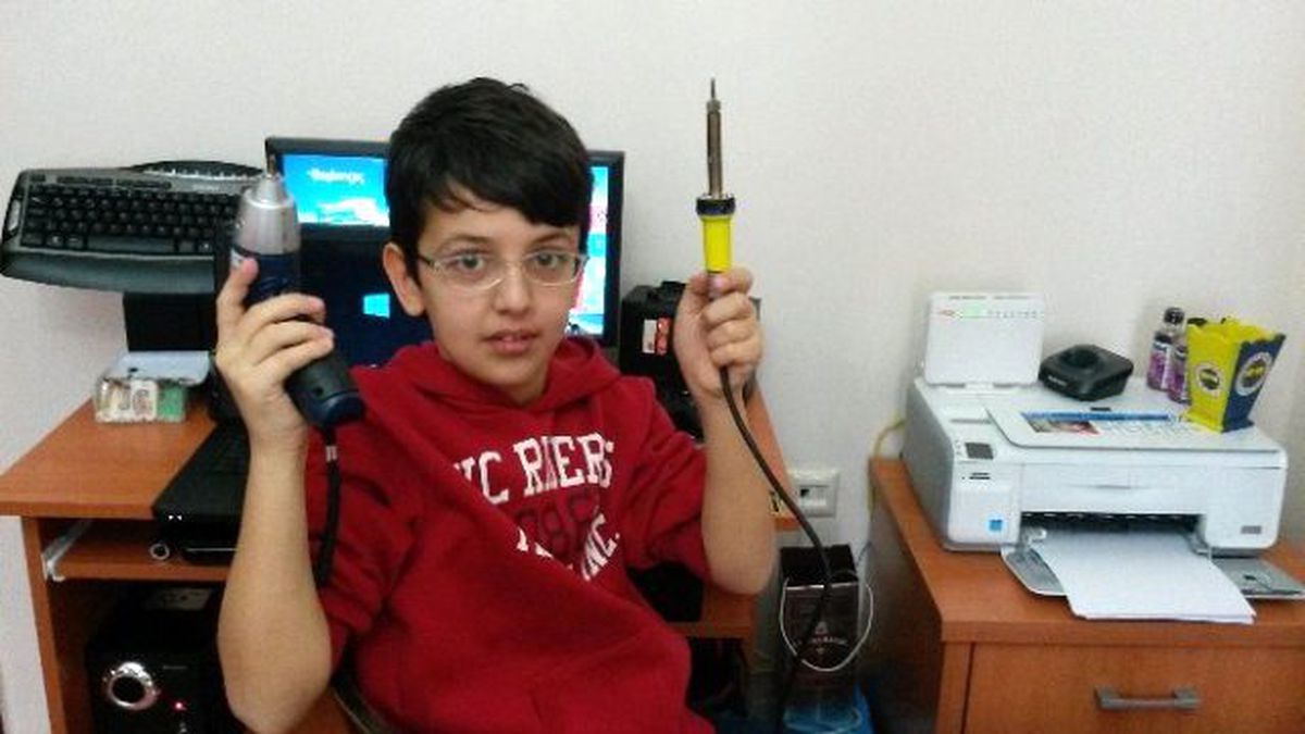 14 Yaşında Elektronik Uzmanı