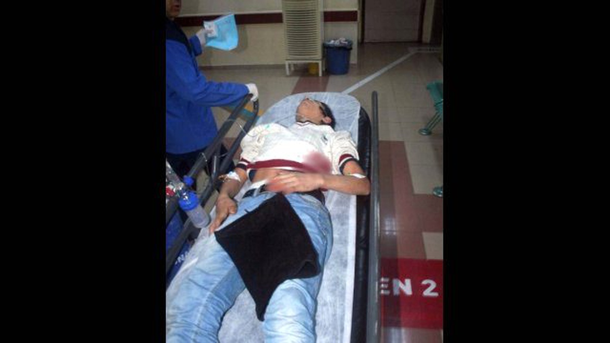 15 Yaşındaki Çocuk Sokak Ortasında Bıçaklandı