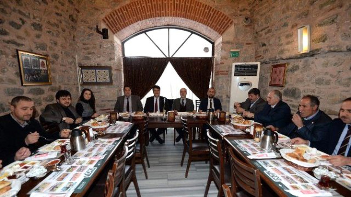 AK Parti Osmangazi Yönetimi, Muhtarlarla Bir Araya Geldi
