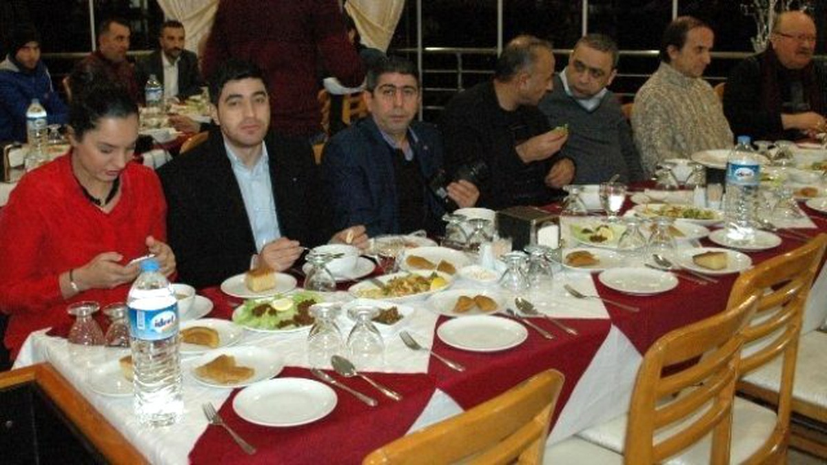 Basın Mensupları Yorucu Bir Günün Ardından Bir Araya Geldi