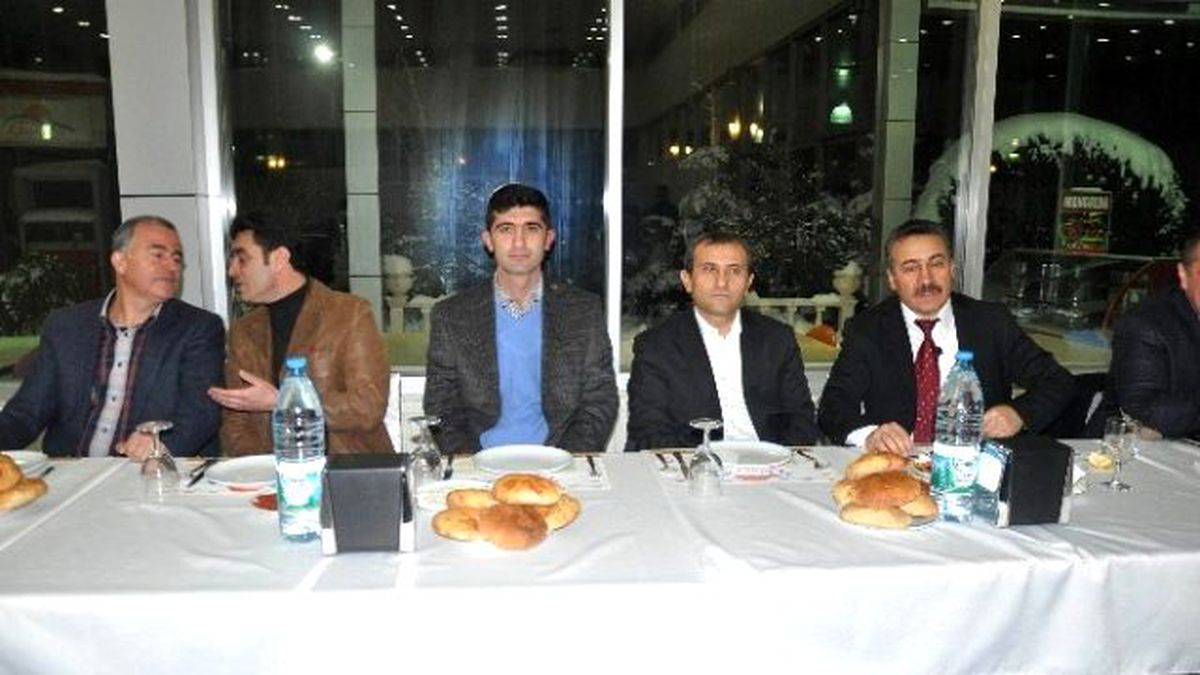 Başkan Tutal Gazetecilerle Yemekte Buluştu