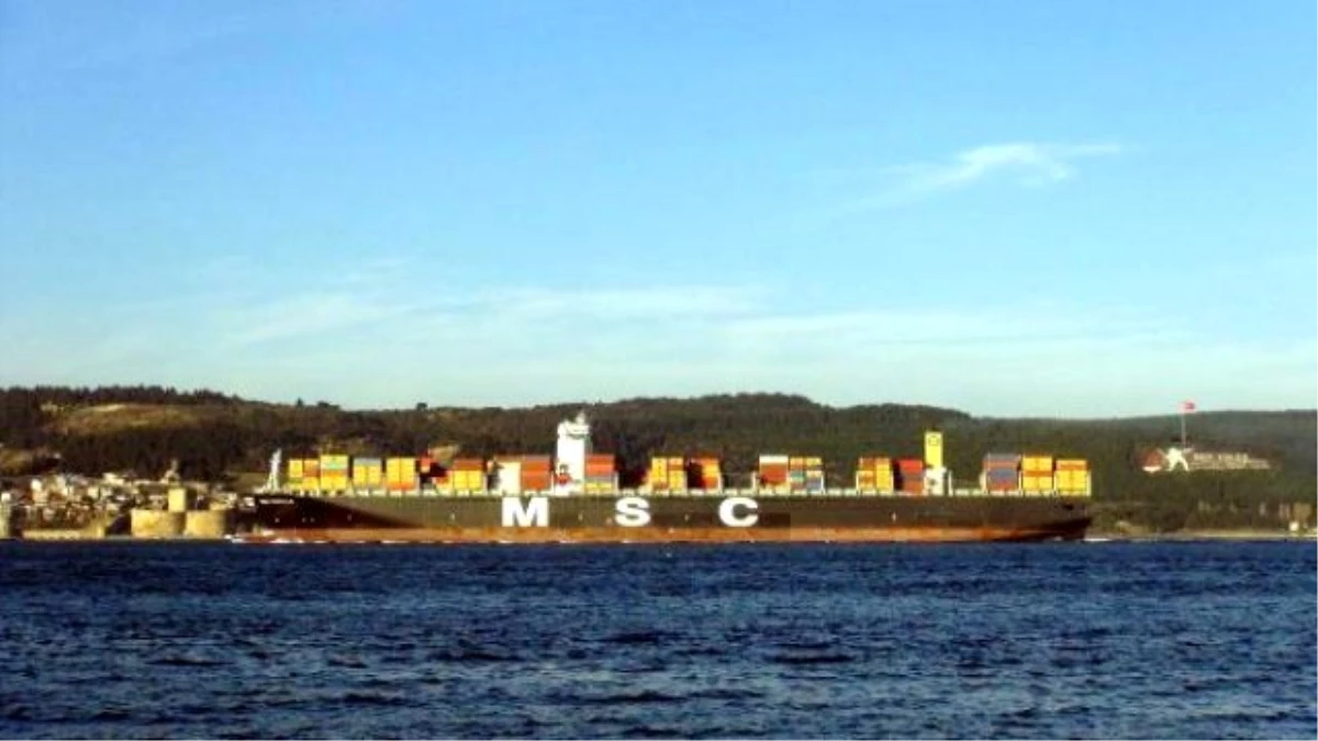 Dev Konteyner Gemisi Çanakkale Boğazı\'nı Tek Yönlü Kapattı