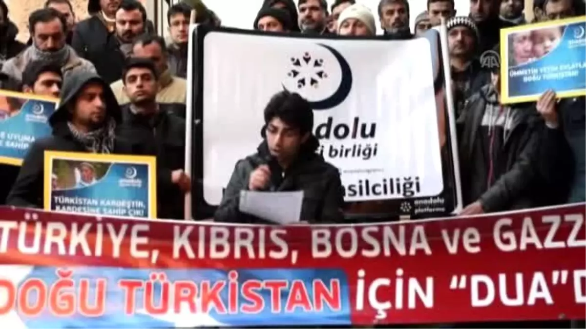 Doğu Türkistan\'da Müslümanlara Yönelik Saldırıları Protesto