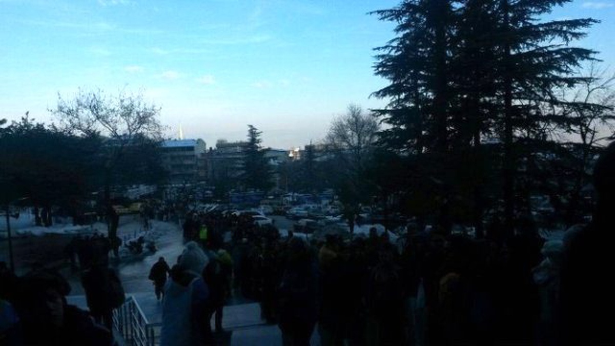 Dünyanın En Uzun Teleferiği Arızalandı