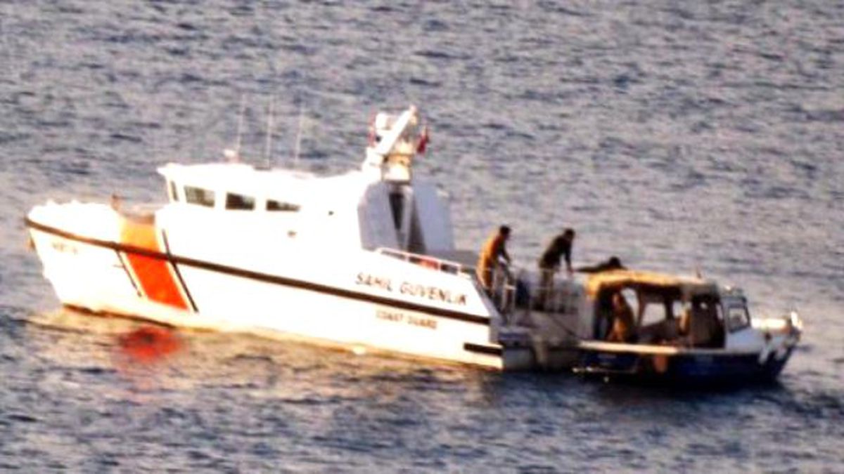 Ege\'nin Uluslararası Sularında Kadın Cesedi Bulundu