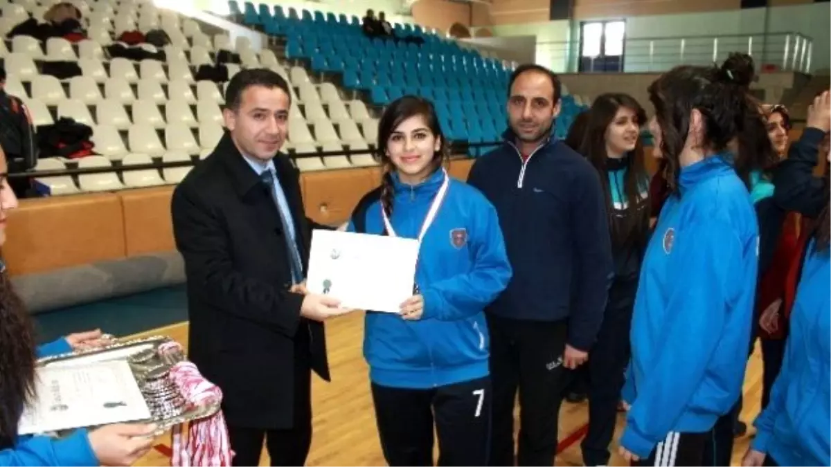 Gençler Voleybol Müsabakaları Tamamlandı