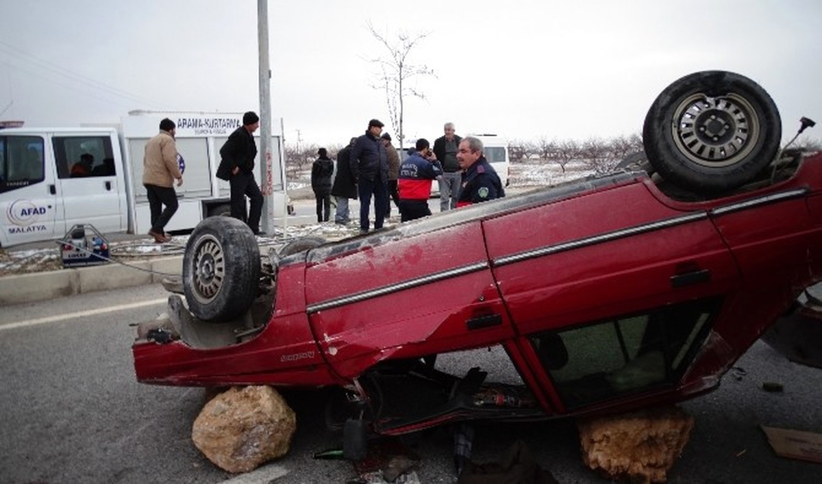 Hurdaya Dönen Otomobilden Güçlükle Çıkarıldı