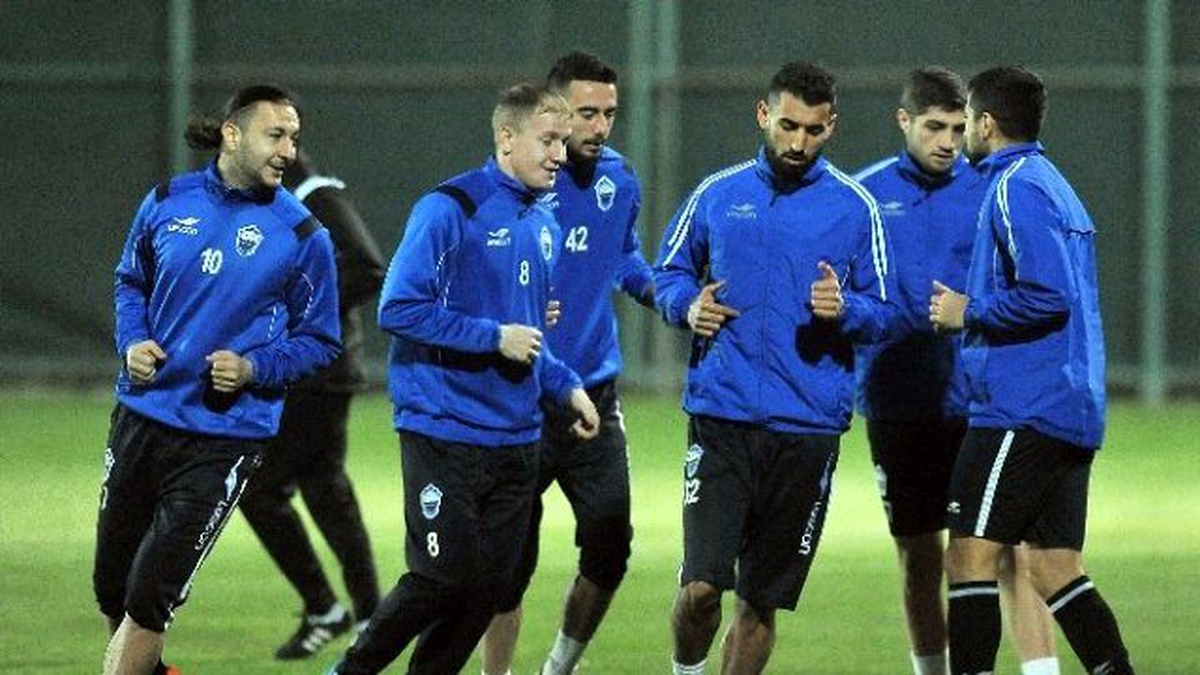 Mehmet Özdilek, Yeni Takımıyla İlk Antrenmanına Çıktı