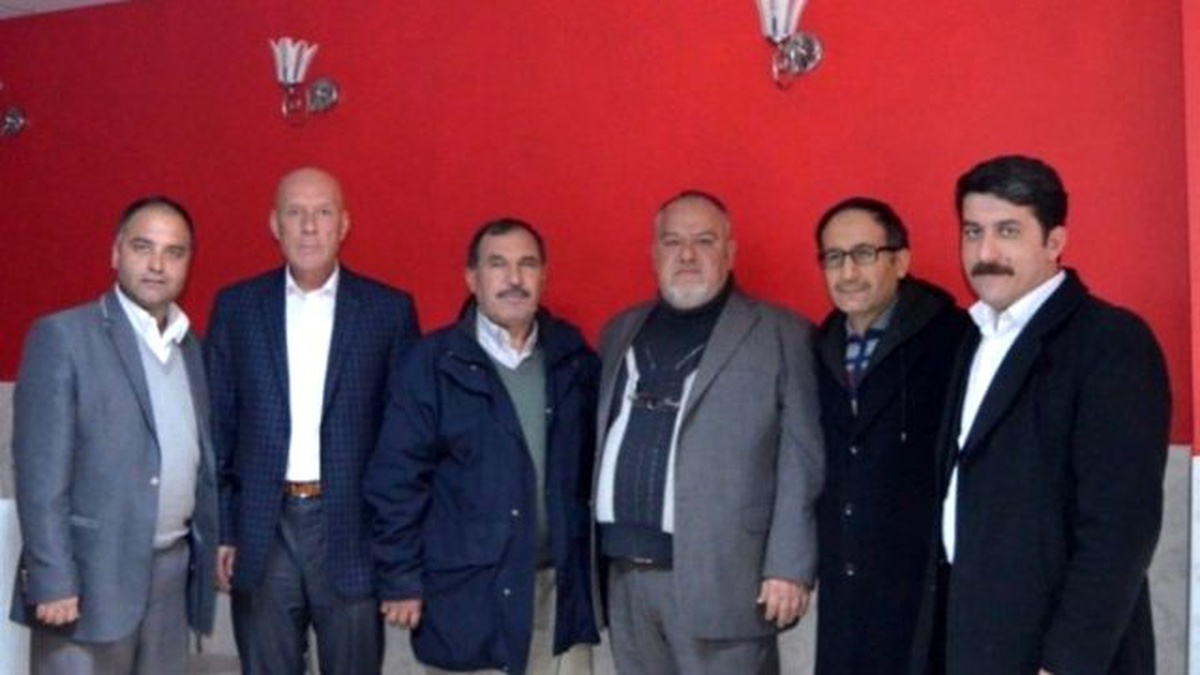 MHP ve CHP Selendi Teşkilatları Gazetecileri Unutmadı