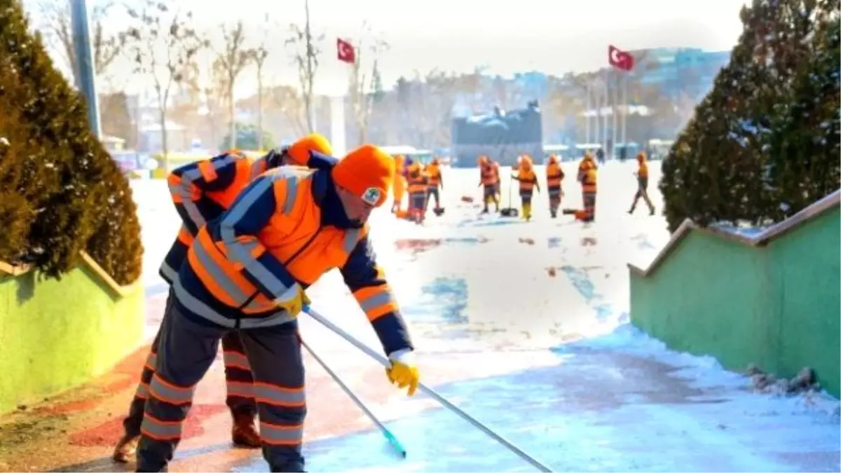 Şehitkamil Belediyesinden Kar Yağışına Anında Müdahale