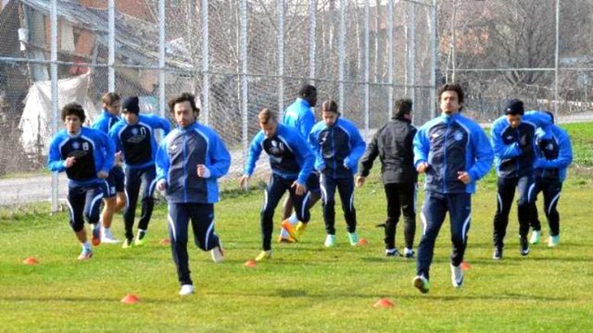 Adana Demirspor\'un Antalya Kampı Başladı