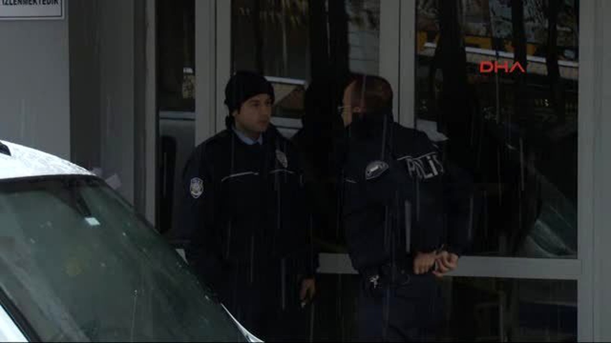 Beylikdüzü\'nde Yangında Ölen Anne-Kız Son Yolculuğuna Uğurlandı