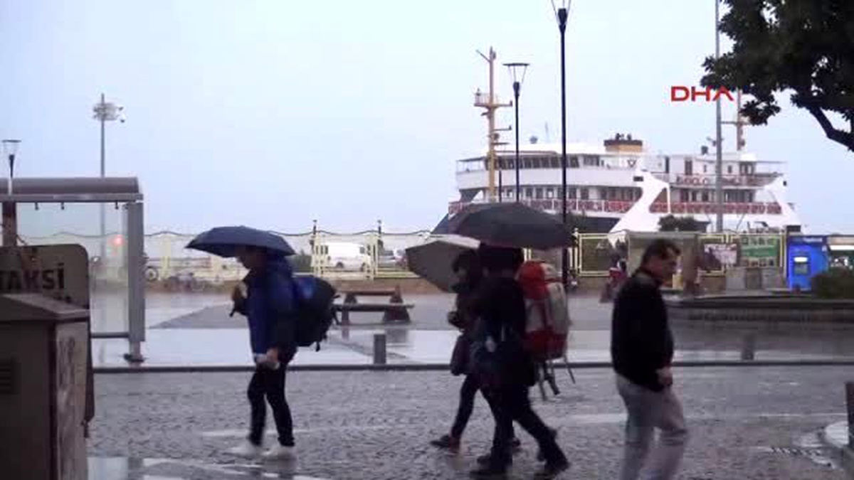 Çanakkale\'de Rüzgarla Birlikte Yağmur Etkili Oluyor Ek