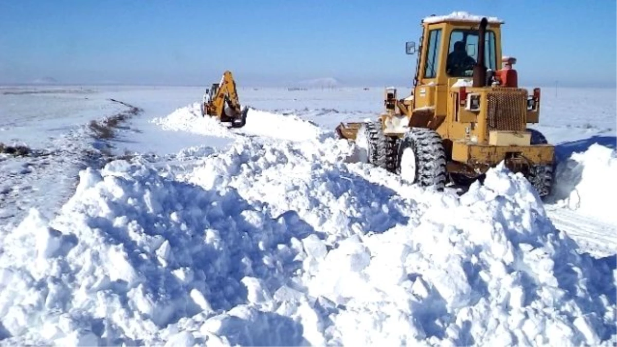 Cihanbeyli\'de Kar Yağışı Sonrası Sorunlar Ortadan Kaldırıldı