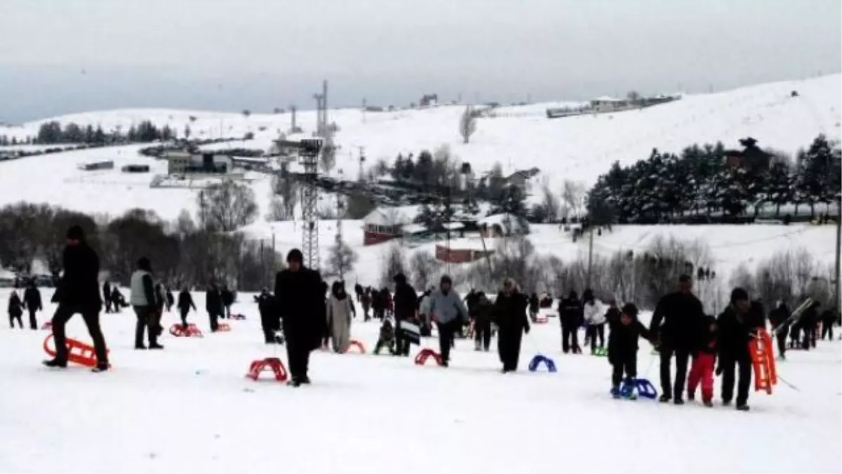 Elmadağ Kayak Merkezi Doldu Taştı