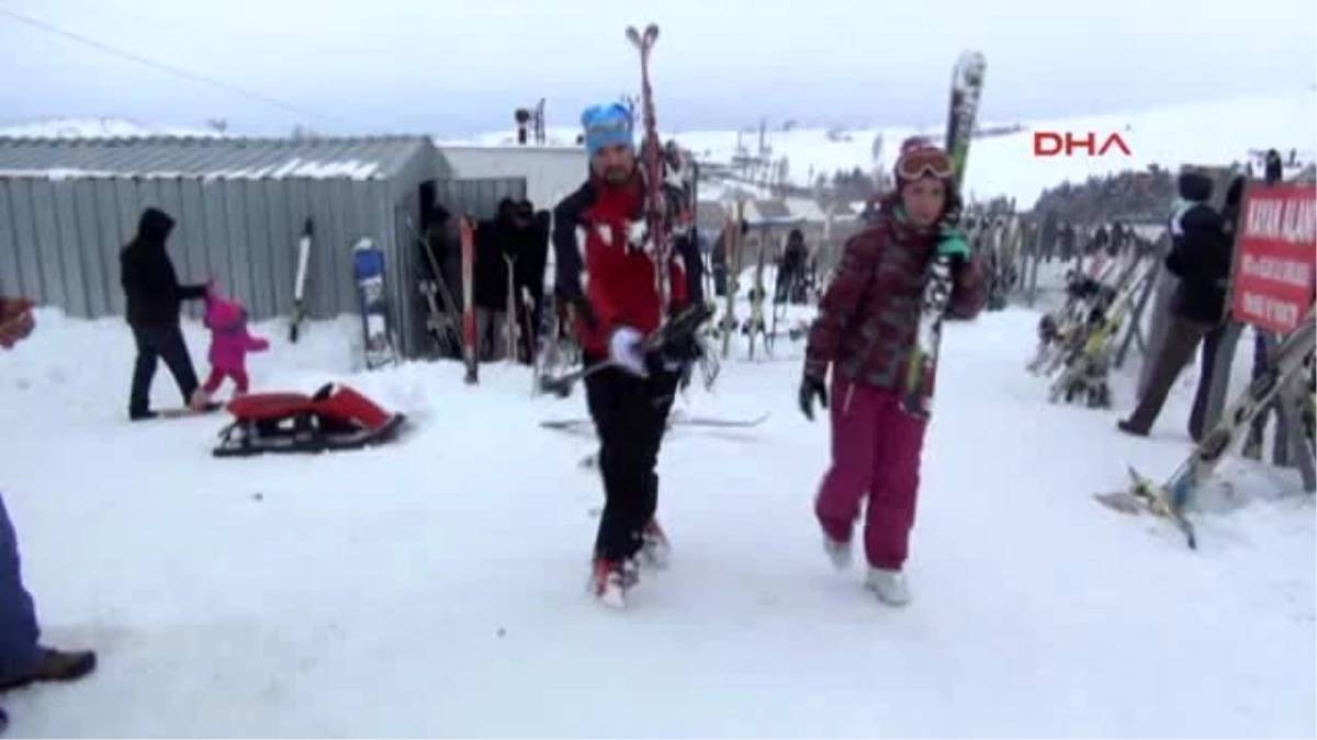 Elmadağ Kayak Merkezi Doldu Taştı