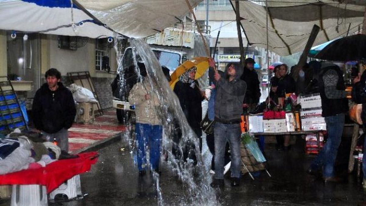 Fırtına, Pazaryerini Yerle Bir Etti