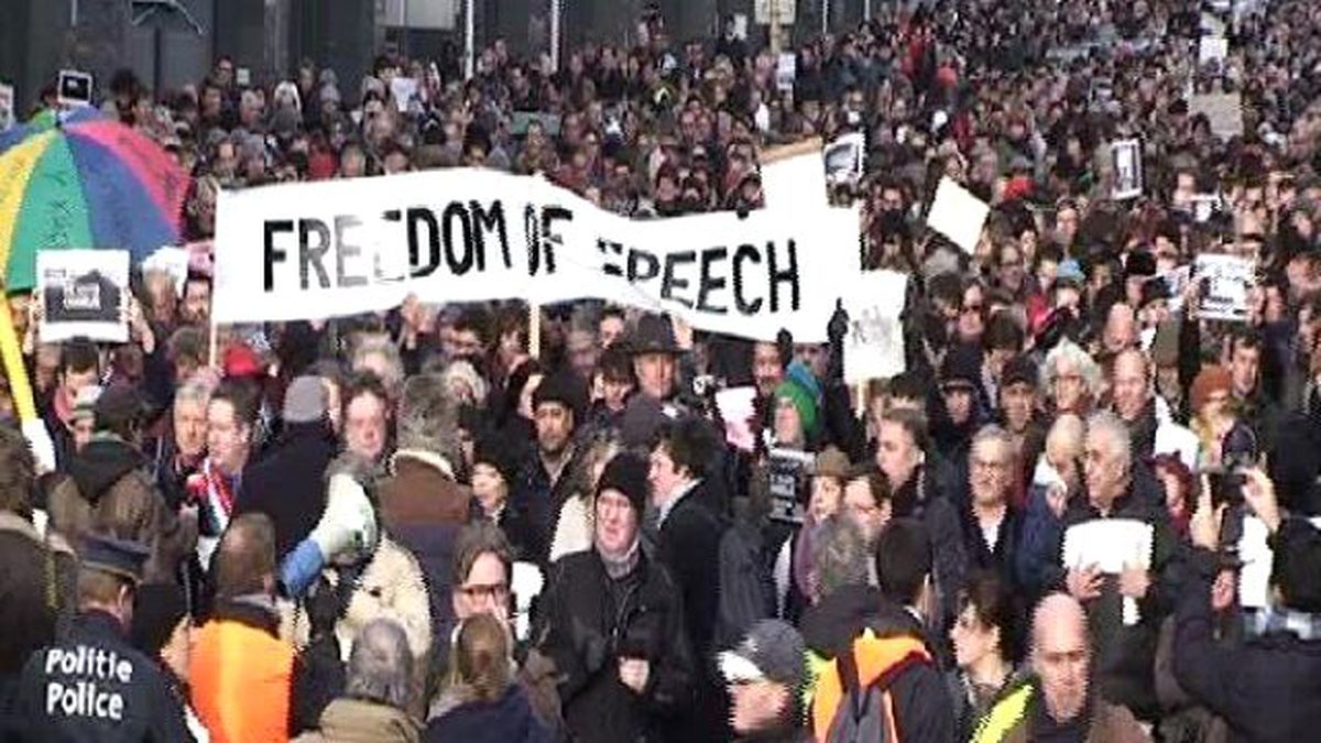 Fransa\'daki Saldırlar Brüksel\'de de Protesto Edildi
