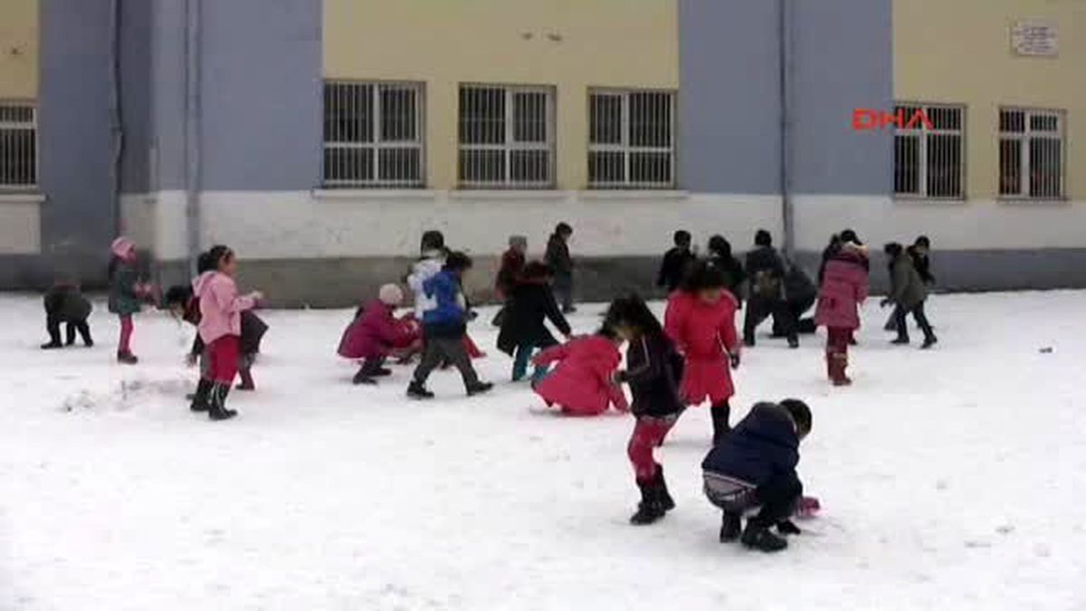Kayseri Ögrencilerin Kar Keyfi