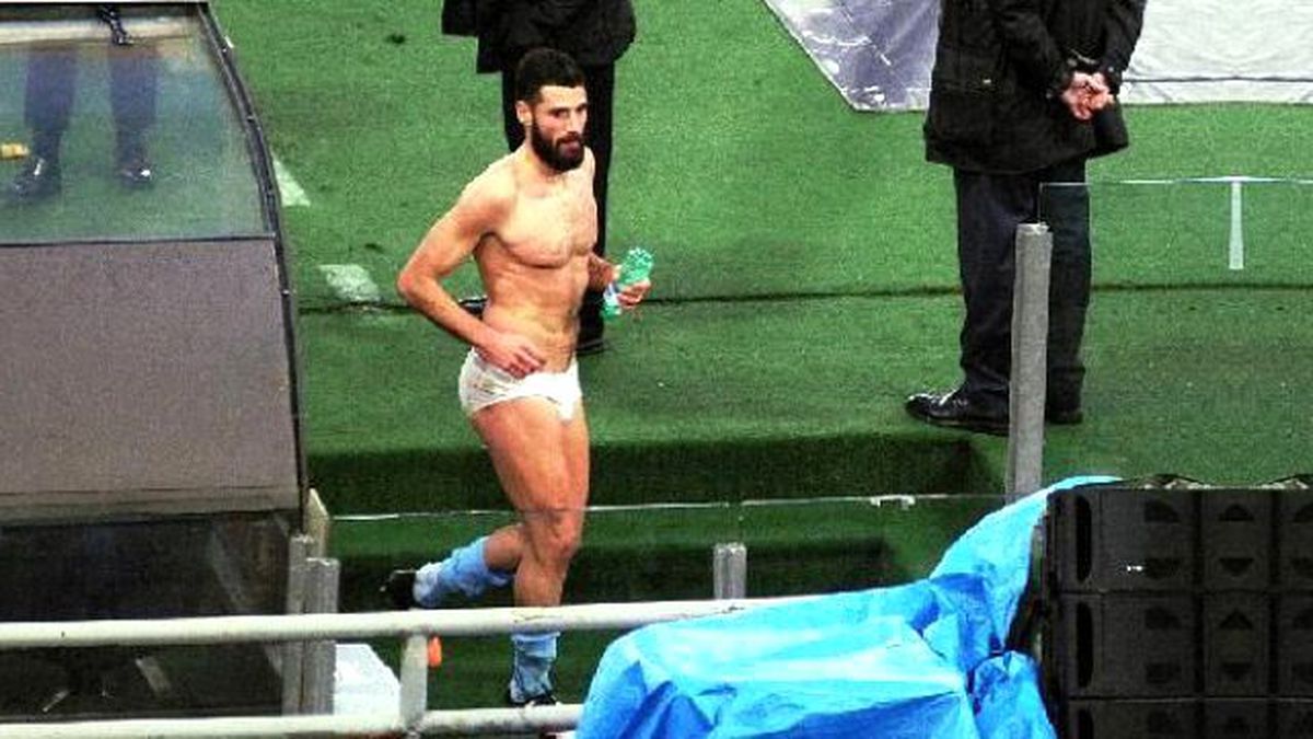 Lazio'lu Futbolcular Sahayı Külotla Terk Etti