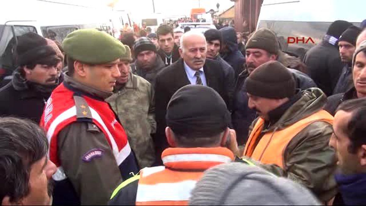 Samsun Bafra\'da Gölde Kaybolan 4 Kişiyi Arama Çalışmaları Sürüyor Aramaya Kayıp Yakınları da...