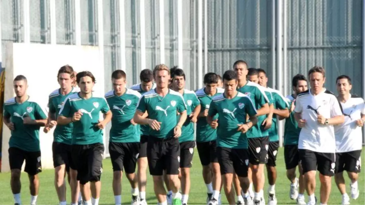 Bursaspor\'un Antalya Kampı Başladı