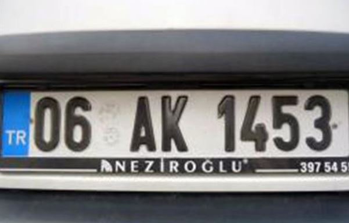 \'06 AK 1453\' Plakası İçin 350 Bin Lira İstiyor