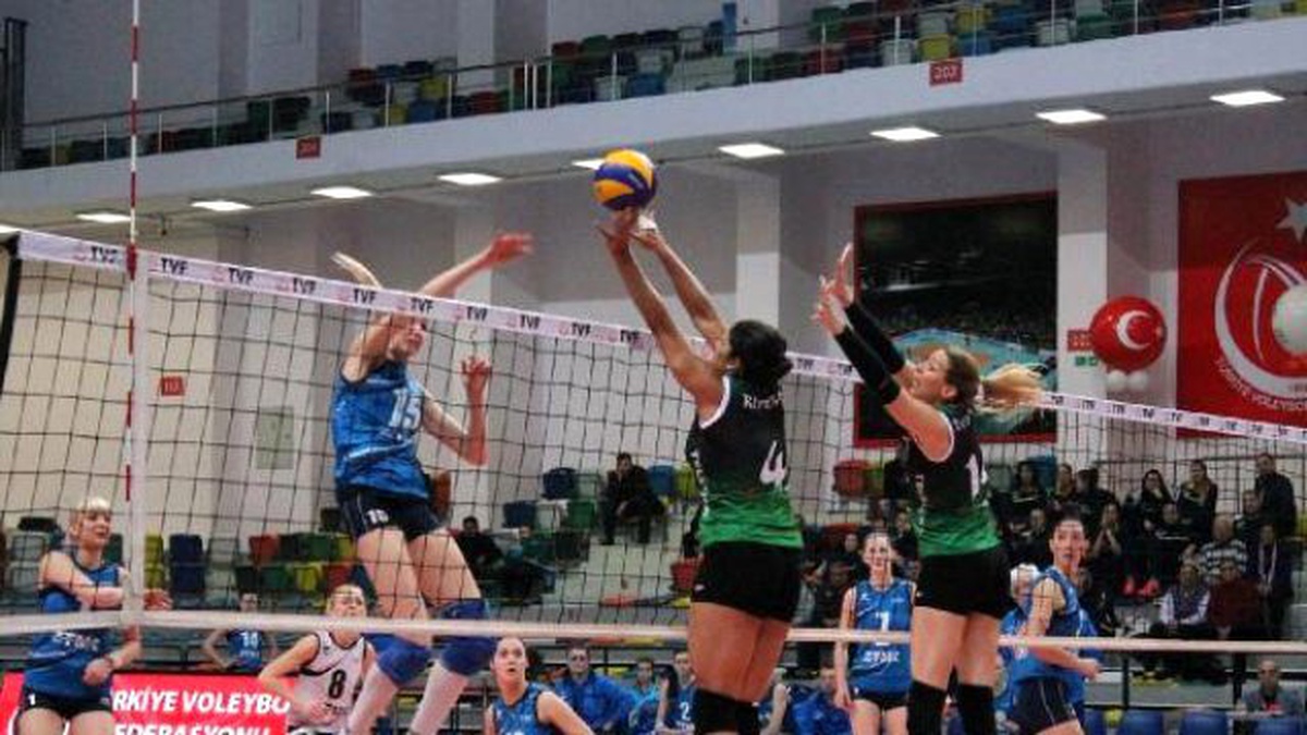 Bursa Büyükşehir Belediyespor- Obrita Ztmc-Znu Zaporozhye: 3-0