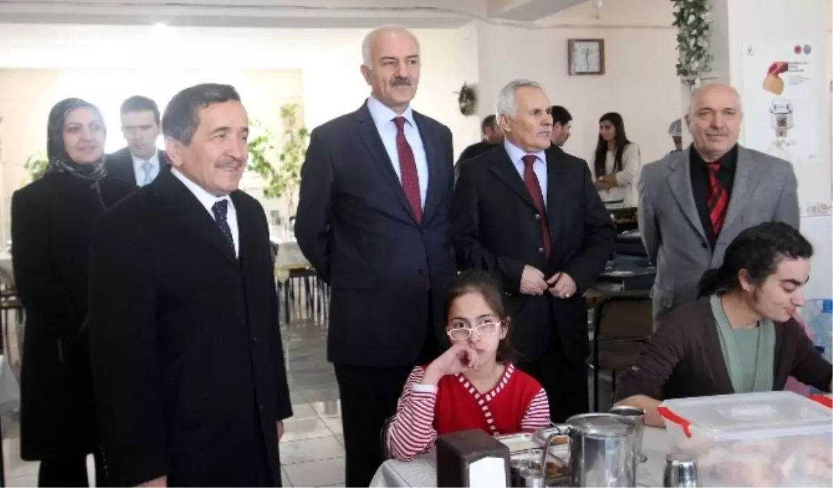 Büyükşehir, Engelli Öğrencileri Sevindirdi