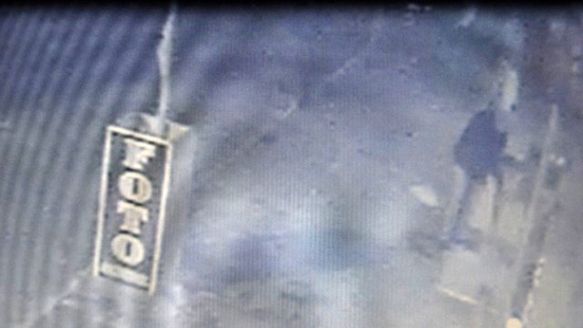 İş Yerinden Hırsızlık Anı Güvenlik Kamerasında