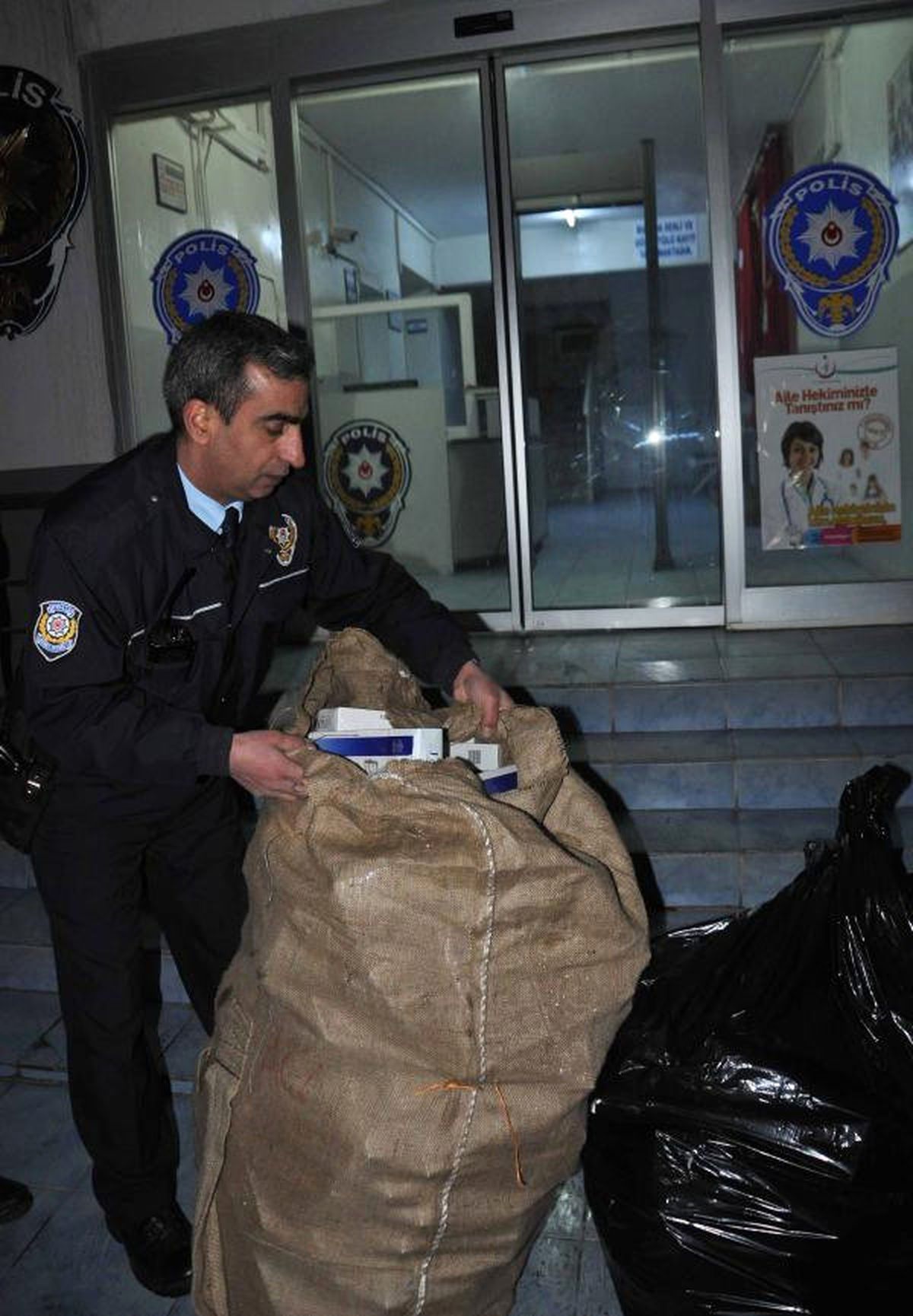 İslahiye\'de Kaçak Sigara Operasyonu