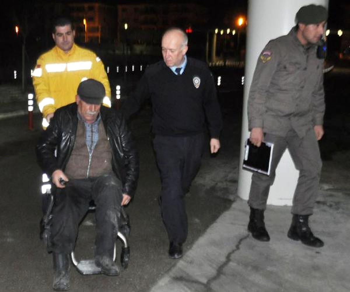Kadın Müşterisini Koruyan Taksici Bıçaklandı