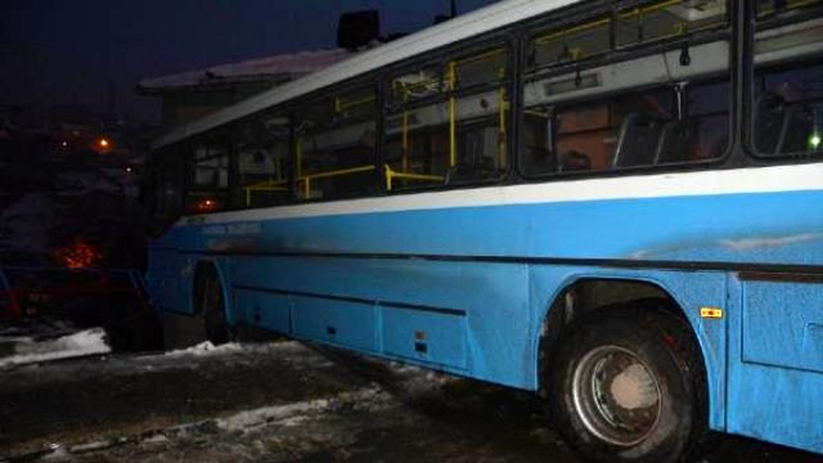Karabük\'te Halk Otobüsü ile Otomobil Çarpıştı