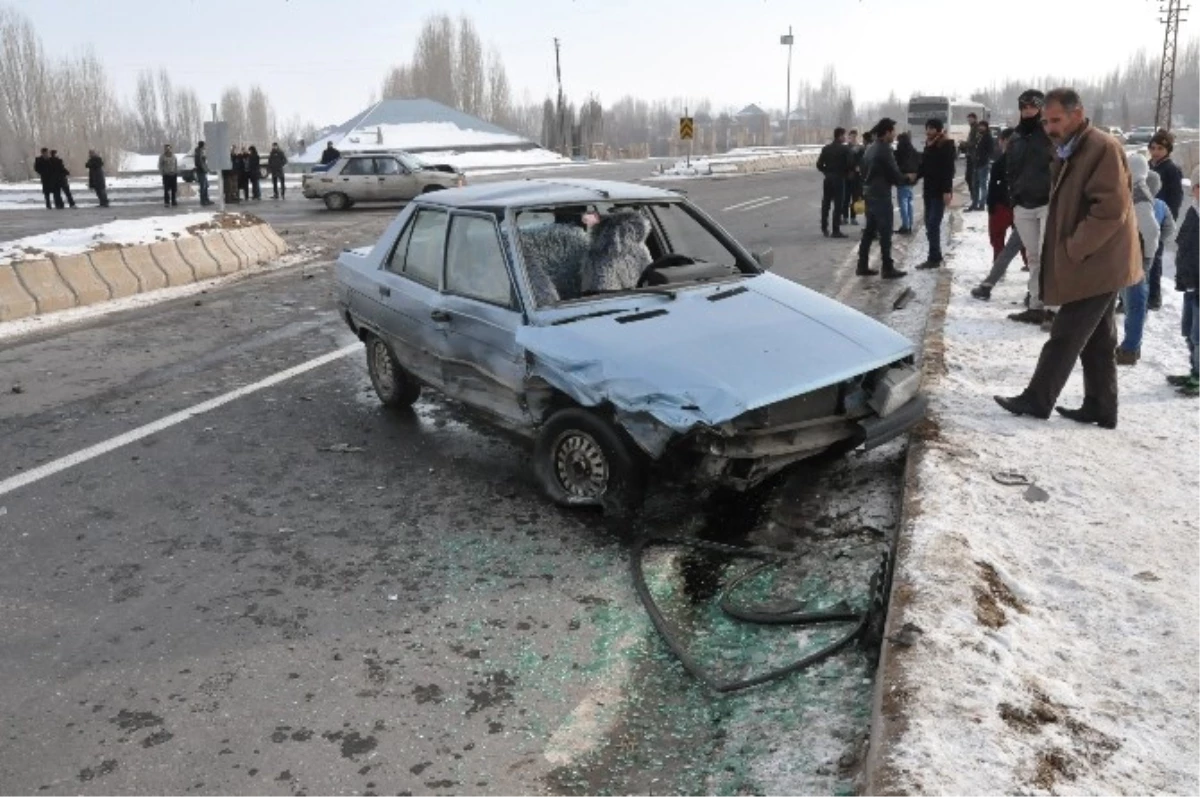 Patnos\'ta Trafik Kazası: 5 Yaralı